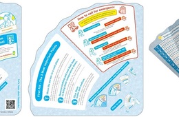 訪日外国人も紙扇子型新リーフレットであおいで熱中症対策