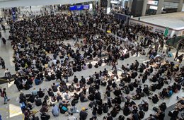 【速報】香港空港、運行再開も日本発着35便は欠航、デモ影響：インバウンドでは1万人弱に影響か