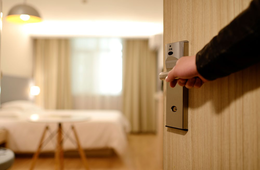ホテル・客室管理の強い味方、RoomBossとは？サイトコントローラー・3つの機能・施設運営にも役立つ・他社システムとの連携も