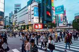 ドラッグストアまみれの街と、たった40分しかいない観光客…インバウンド急増の裏「オーバーツーリズム」と「ゼロドルツーリズム」の落とし穴
