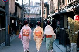 【京都】インバウンドに人気の寺社仏閣は？多言語・ナイトライフ対応・SNS運営がキーポイント