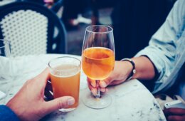 海外諸国の飲酒可能年齢まとめ／日本では未成年外国人へのお酒の提供・販売はNG