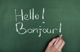 フランス人が英語を話さない理由とは？フランス人の対応をするときの注意点も紹介