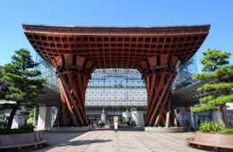 石川県のインバウンド事例 | ナイトライフ・金箔・英語対応・人気スポット3選「兼六園」「金沢駅」「近江町市場」も紹介
