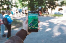 ポケモンGOがただのスマホゲームで終わらない理由：「ポケストップ」申請スタートで新たな観光名所が生まれる？