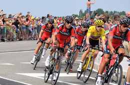 なぜ「ツール・ド・フランス」は観光資源として優れているのか？「定例開催」「定番の景色」で宣伝効果が増幅