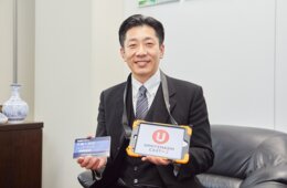 警備業界でも避けられない「多言語」対応！USENおもてなしキャストの「ハンズフリーメガホンアプリ」なら省人化も可能に