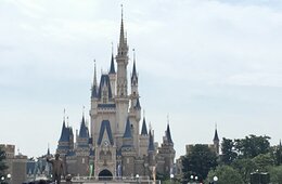 明日から値上げ！でも、東京ディズニーリゾートは「世界最安」のディズニーパーク！？圧倒的入場者数＆外国人に選ばれるワケ