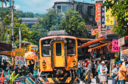 【世界のウィズコロナ】台湾・夏の国内観光、最大7,200円の宿泊補助で「離島」が人気：マスク・罰金・検温の「新しい日常」