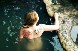 コロナ禍で“お買い得”温泉旅館を狙う中国マネー：入国拒否でも「オンライン視察」これからの観光地の生存戦略は？