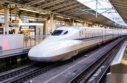 安倍首相、県境越え「移動制限解除」表明、不安と期待にSNSで賛否：感染防止と社会経済活動のバランスは取れるのか？