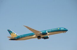 【速報】25日から440人ベトナムへ、段階的入国規制緩和開始：渡航後PCRと14日間の隔離条件