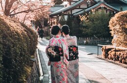2020年5月、京都 の外国人宿泊者「ほぼゼロ」京都市観光協会発表、嵐山5商店街「スイてます 嵐山」ポスター登場