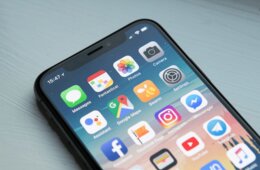 中国からの「監視逃れ」か−香港からFacebook、Google、Twitterが相次いで利用者情報提供を辞めた理由