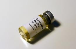 日本の導入も秒読みか ビジネス出入国に「ワクチンパスポート」最終調整