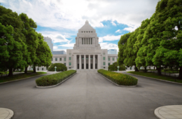 政府 行動規制緩和方針を発表 観光、酒類提供、大規模イベントの制限緩和へ