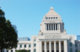 岸田首相「GoTo」再開へ制度見直し 「接種証明」検討も
