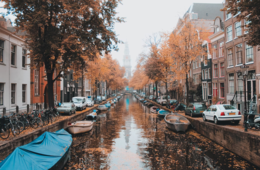 オランダ 感染拡大で抑制策を再導入 マスク義務化へ