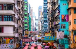 香港、中国本土へ検疫なしで旅行者受け入れ再開 12月初旬から