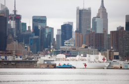 シンガポール、旅行客の入国検査体制強化へ 1週間の抗原検査義務付け