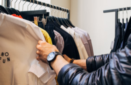 訪日外国人向け消費税免税、留学生など除外へ「悪質な転売」防ぐため