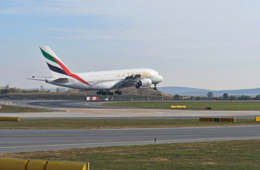 成田空港 11月の利用客は前年比61％増