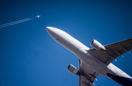 ウクライナ侵攻、世界の航空業界回復に影を落とす