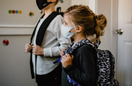 マスク着用は義務？自己判断？アメリカで判断分かれる