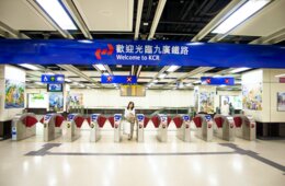 香港、観光客含む非香港居民の入境制限解除へ 2年超ぶり