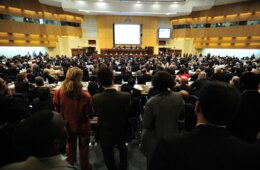 「国際会議の開催地ランキング」日本7位、「対面会議ゼロ」が順位下落要因に
