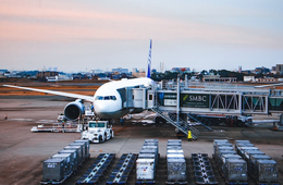 入国者数「上限撤廃」へ ビザ取得免除も検討 10月めど