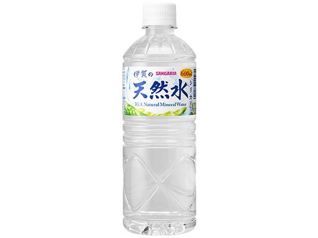 サンガリア 伊賀の天然水 ペット 600ml