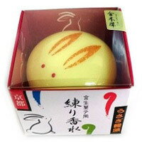 舞妓さんの練り香水 うさぎ饅頭  金木犀 きんもくせい